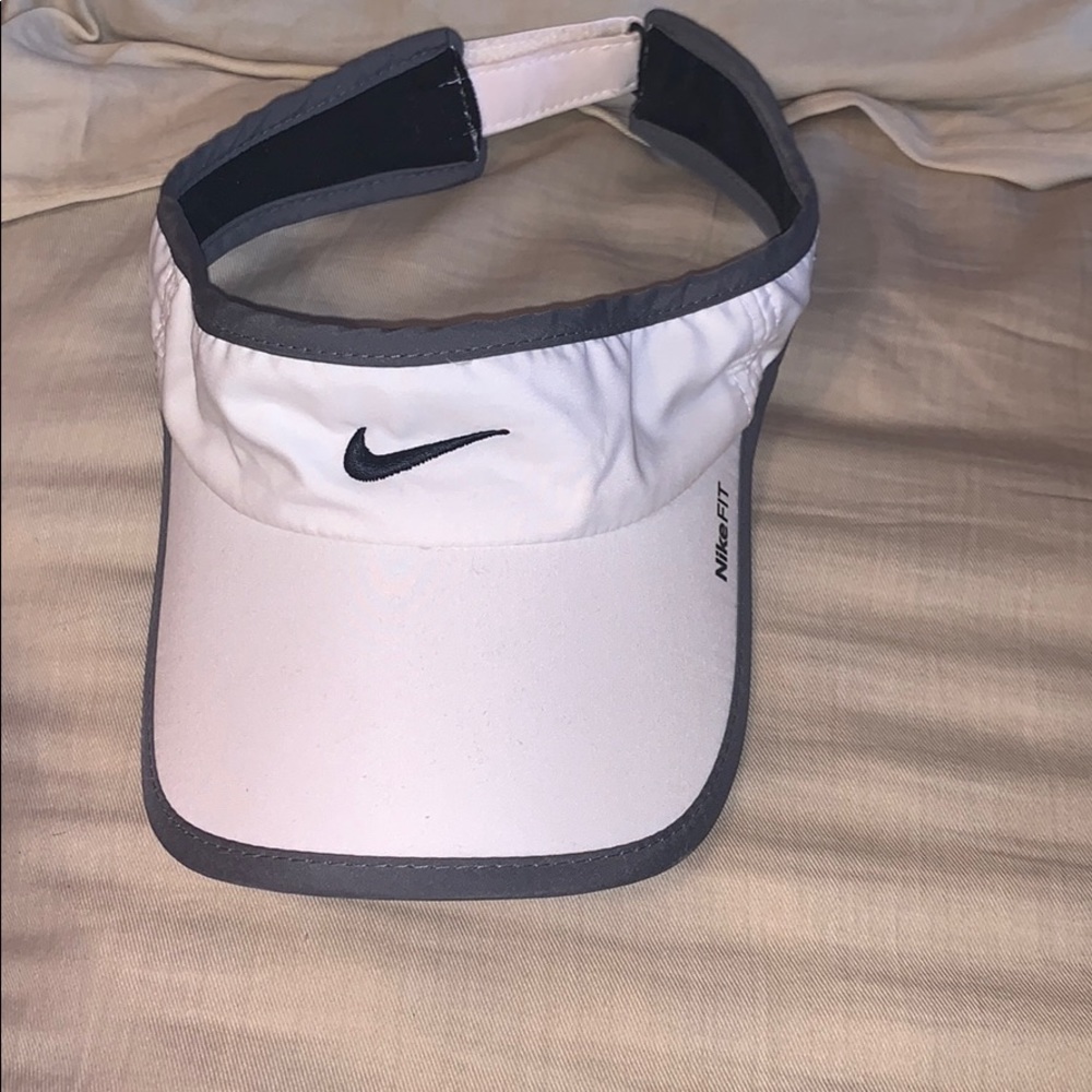 Nike visor